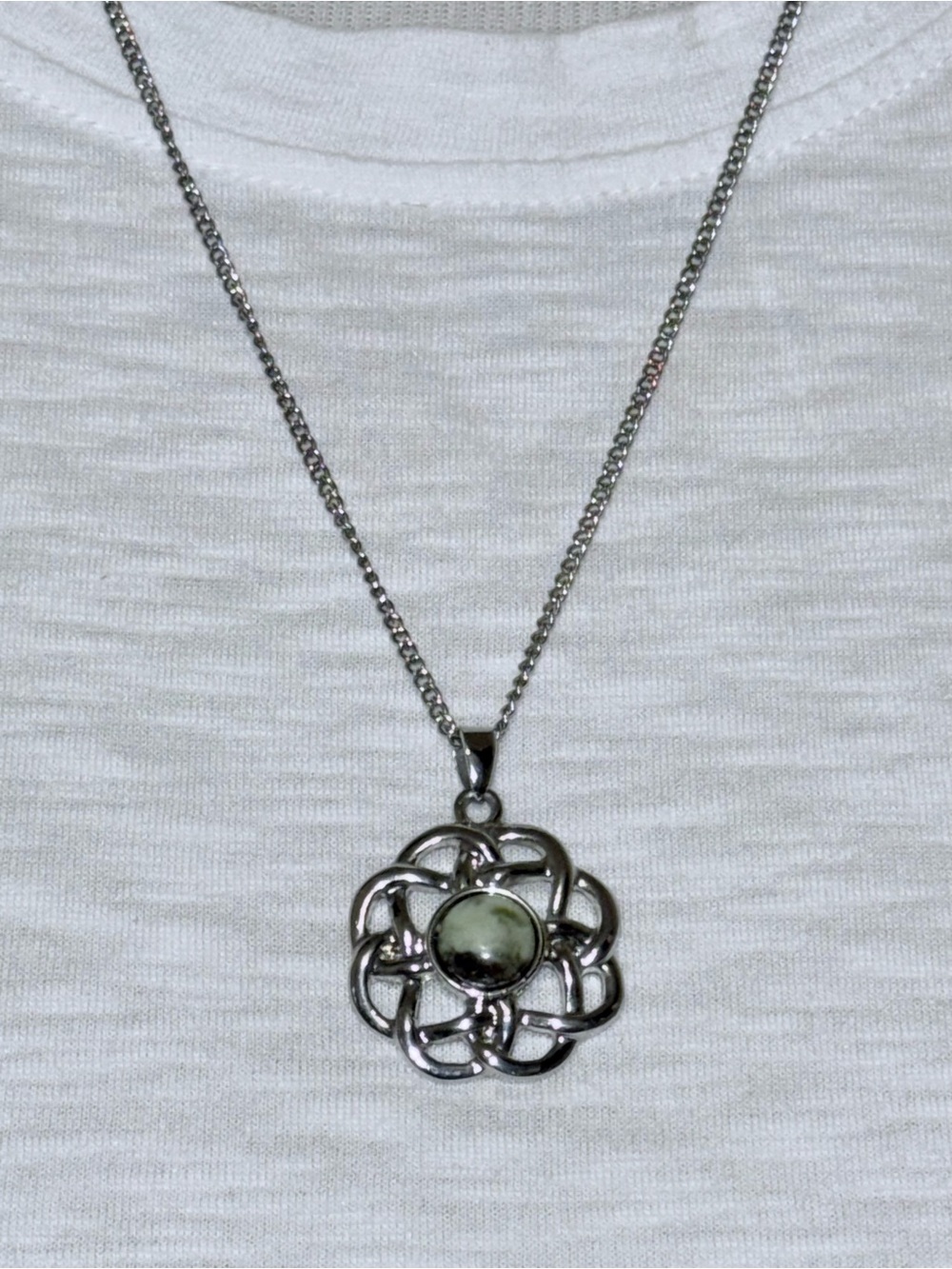 Solvar Vintage Silver Plated Connemara Marble Celtic Knot Pendant Necklace